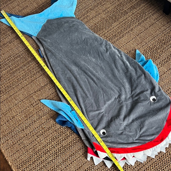 Shark Design Kids Blanket - Gray and Blue - Picture 6 of 6